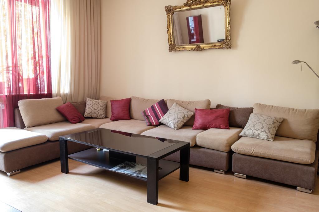 Apartment On Hanrapetutyan Street 耶烈万 外观 照片