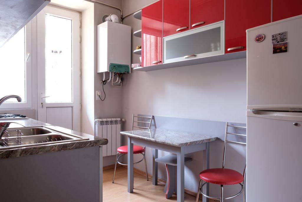Apartment On Hanrapetutyan Street 耶烈万 外观 照片