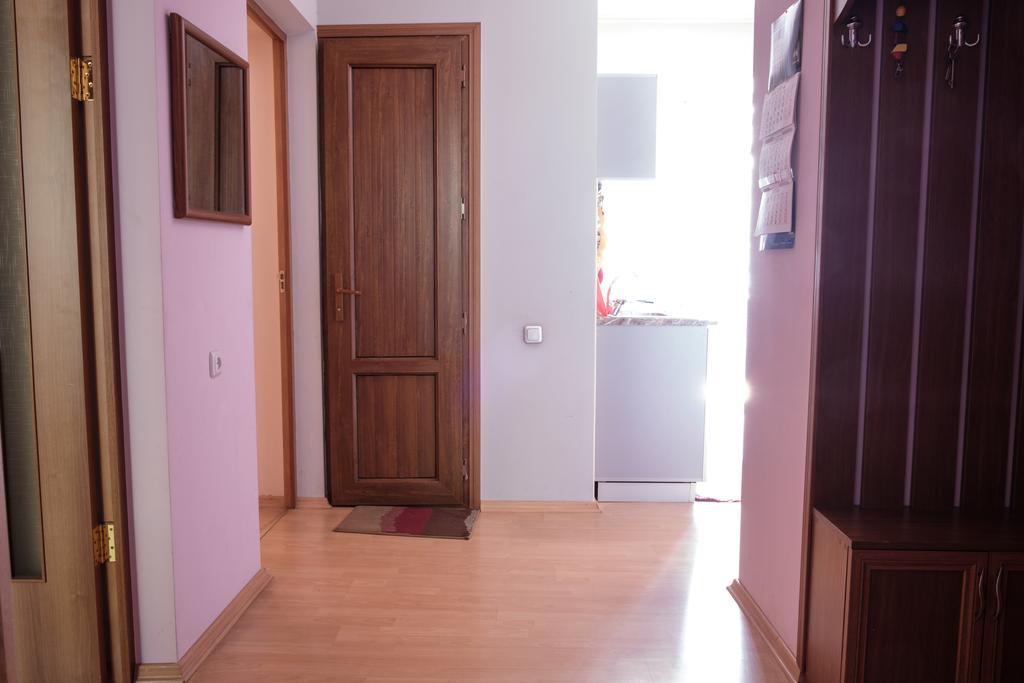 Apartment On Hanrapetutyan Street 耶烈万 外观 照片