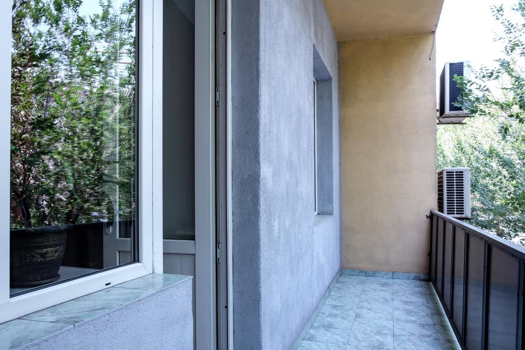 Apartment On Hanrapetutyan Street 耶烈万 外观 照片
